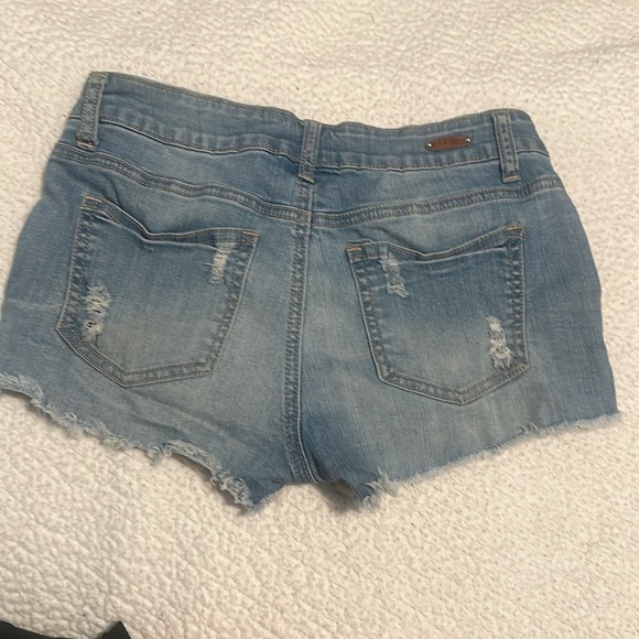 Ripped jean shorts - Picture 2 of 2